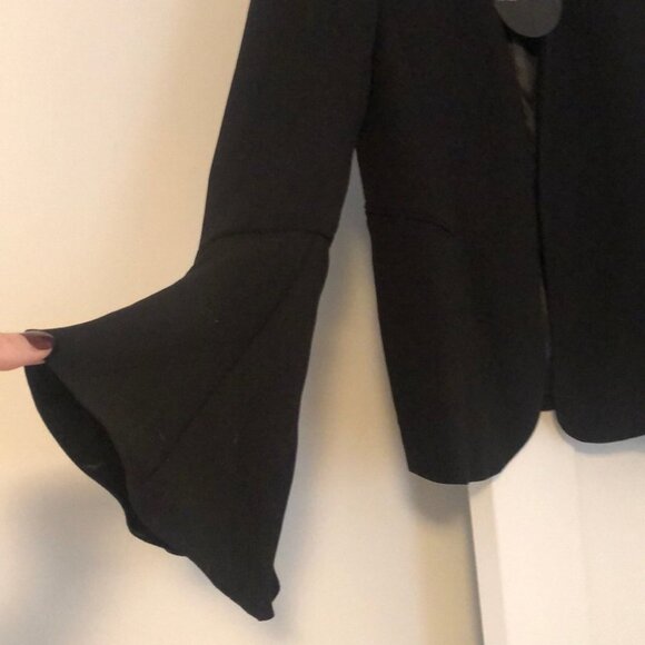 HARLOWE & GRAHAM Ruffle Bell Sleeve Black Blazer - Picture 7 of 10